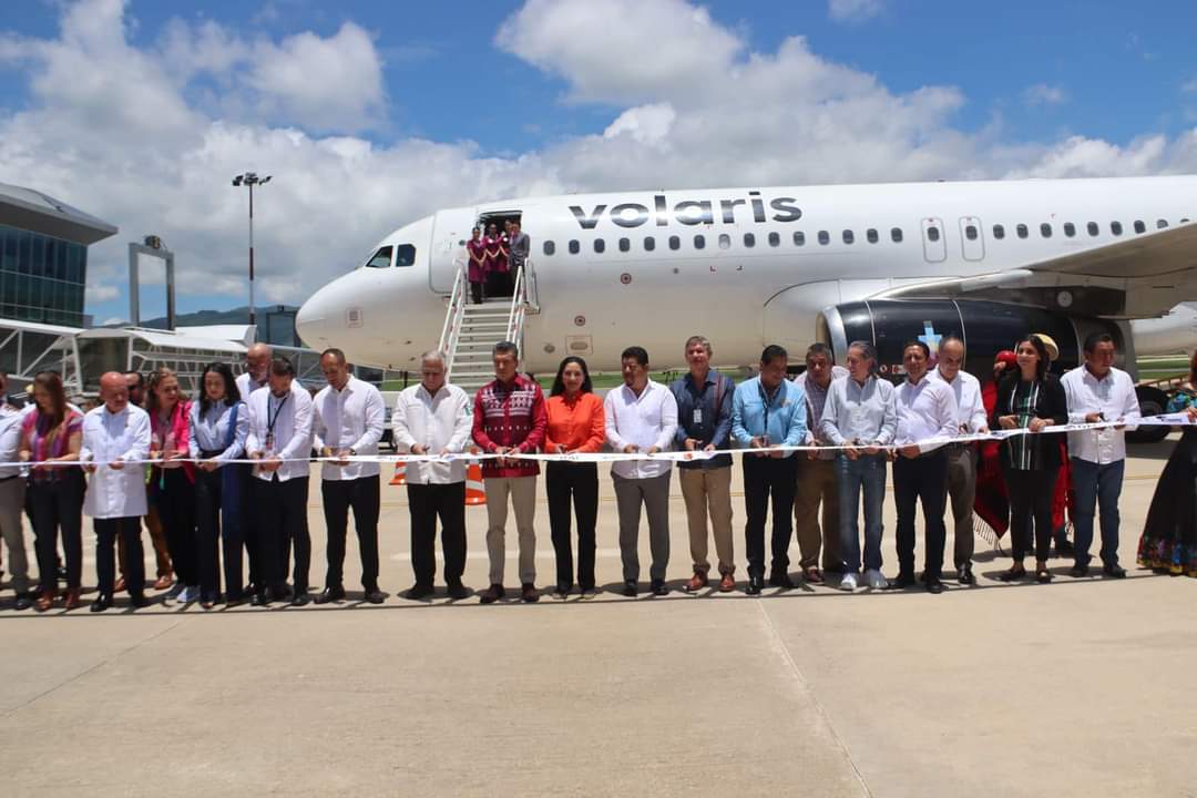 Inaugura Rutilio Escandón nueva ruta aérea de Volaris Tuxtla Gutiérrez