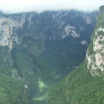 Vista nublada del Cañón del Sumidero en Chiapas