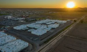 Vista aérea de un centro de detención migratoria en Estados Unidos
