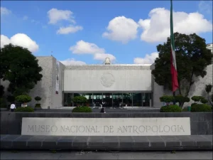 Entrada del Museo Nacional de Antropología