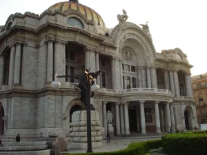 Fachada del Palacio de Bellas Artes en Ciudad de México