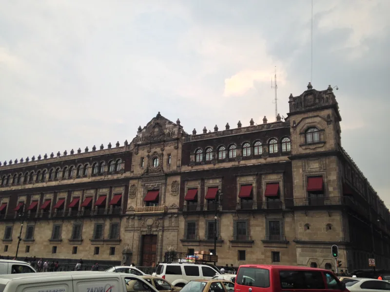 Fachada del Palacio Nacional en la Ciudad de Mexico
