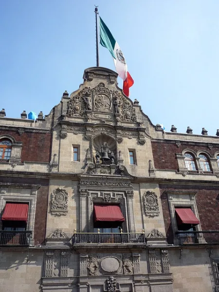 Fachada del Palacio Nacional en Ciudad de Mexico