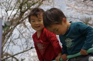 Niños al aire libre, imagen de apoyo para prevención de ahogamientos