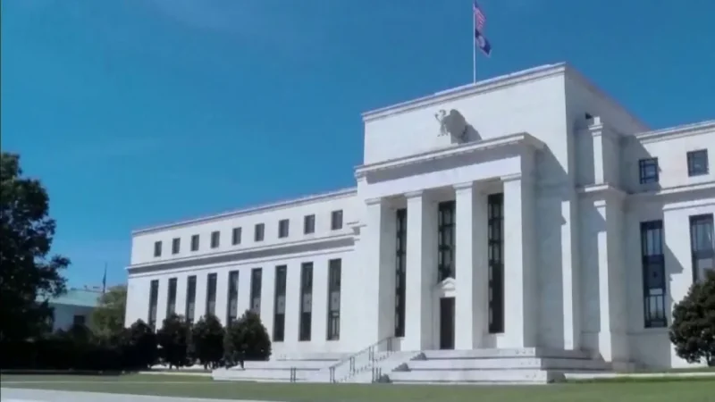 Edificio de la Reserva Federal de Estados Unidos antes de decision sobre tasas de interes