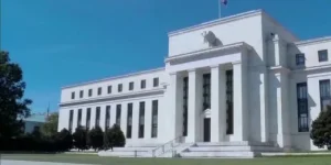 Edificio de la Reserva Federal de Estados Unidos en nota de Telemundo