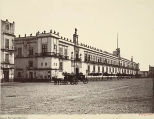 Vista del Zocalo y Palacio Nacional en Ciudad de Mexico