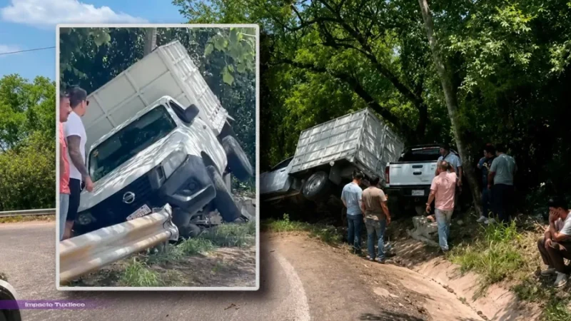 Vehículos involucrados en accidente en la bajada de Copoya, Tuxtla Gutiérrez