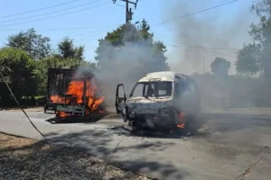 Bloqueos y vehículos incendiados en Michoacán