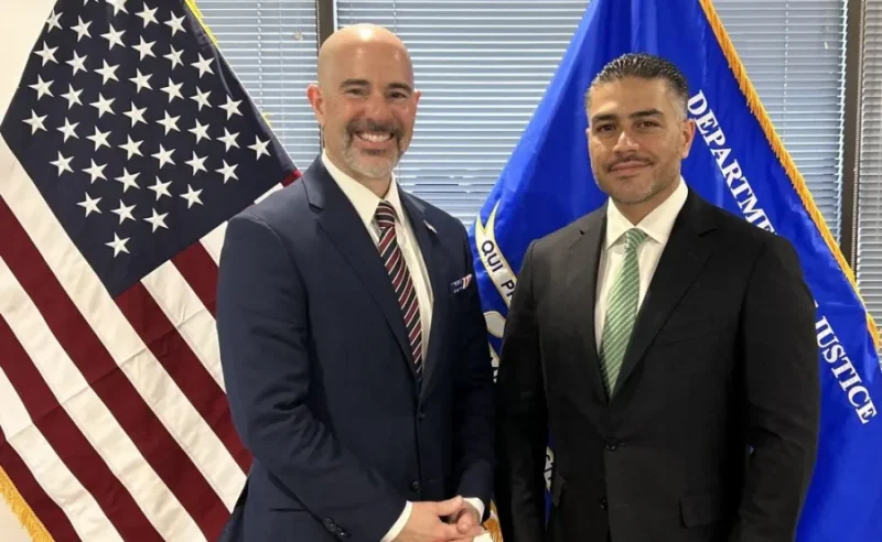 Omar Garcia Harfuch en una reunion de cooperacion internacional de seguridad