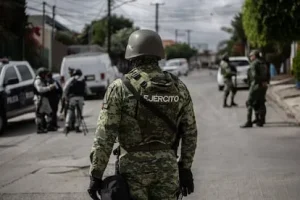 Elemento de la Guardia Nacional en Baja California
