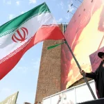 Bandera de Irán en Teherán tras la expiración del acuerdo con Estados Unidos