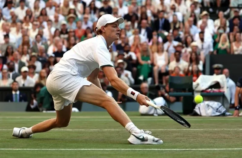 Jannik Sinner durante un partido de tenis