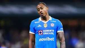 Jugadores de Cruz Azul durante un partido de Liga MX