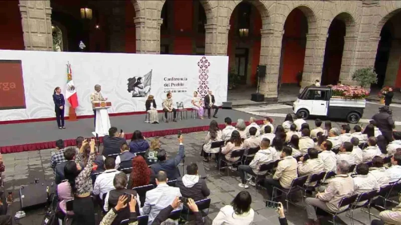 Presentación de un vehículo eléctrico Olinia