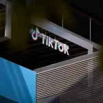 Logotipo de TikTok en una fotografía de archivo