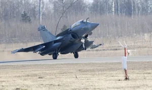 Caza de la OTAN durante una misión de vigilancia aérea en el Báltico