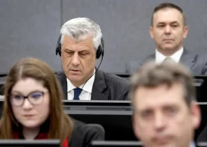 Hashim Thaci durante una sesión del juicio en La Haya