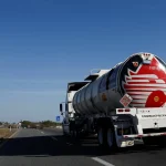 Pipa de Pemex en la carretera Monterrey-Cadereyta