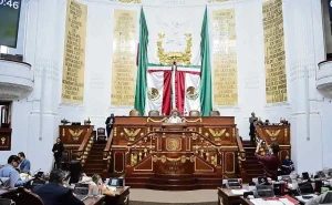 Diputados durante una sesión del Congreso capitalino