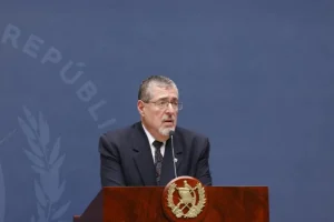 Bernardo Arévalo durante conferencia sobre medidas del Gobierno de Guatemala