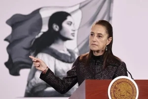 Claudia Sheinbaum durante su conferencia en Palacio Nacional