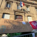 Estudiantes franceses bloquean un liceo durante las protestas por educación y costo de vida