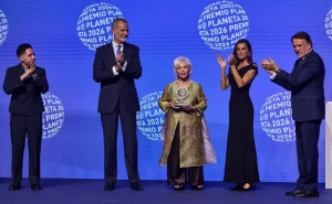 Isabel Allende durante la ceremonia del Premio Planeta 2026 en Barcelona