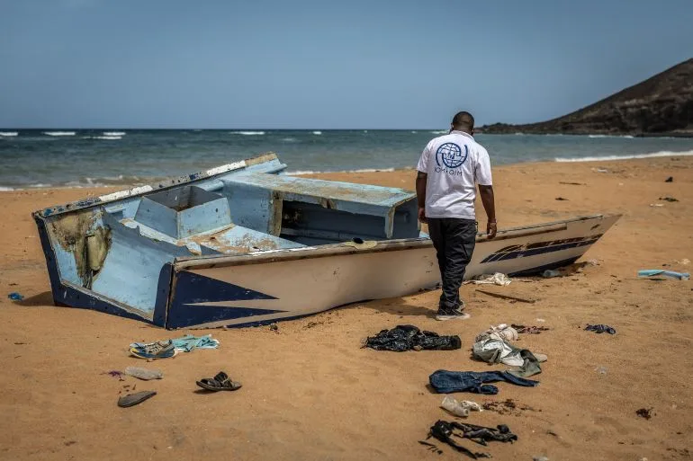 Operativo de la OIM en una playa de Yibuti